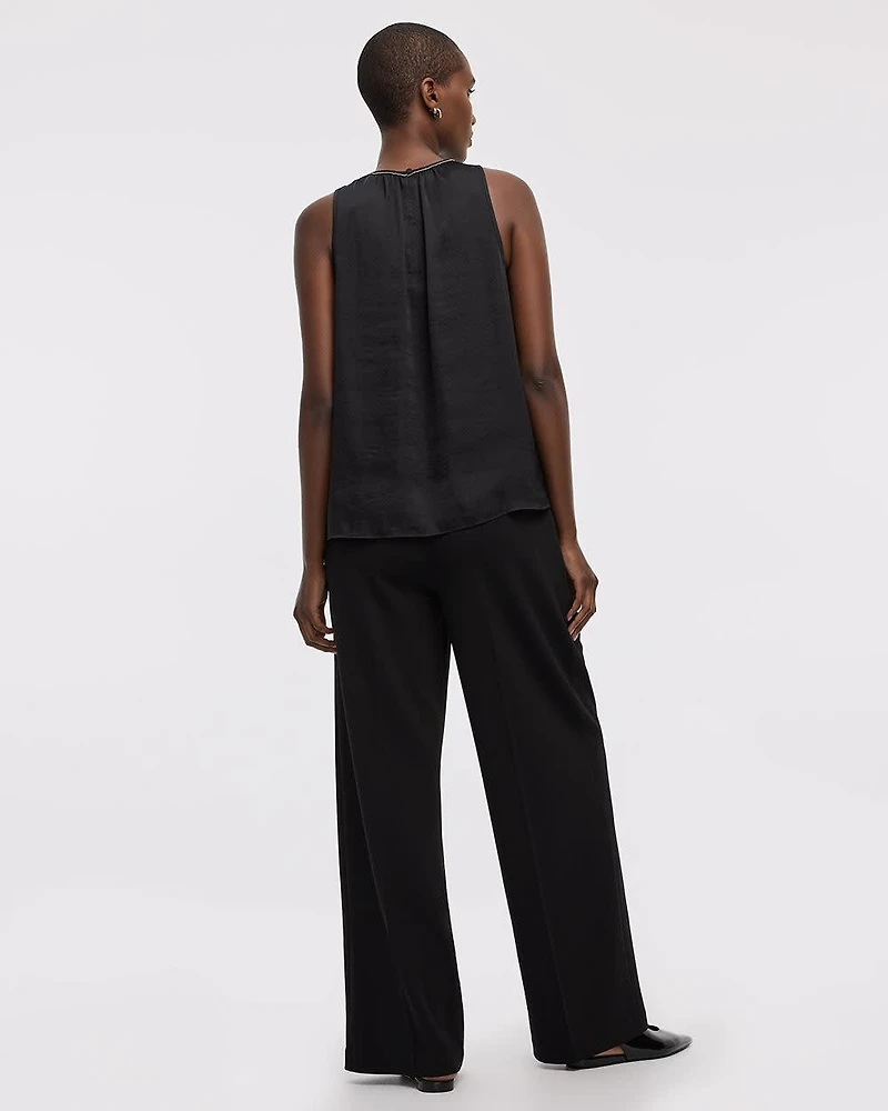 Blouse sans manches à col rond orné de bijoux