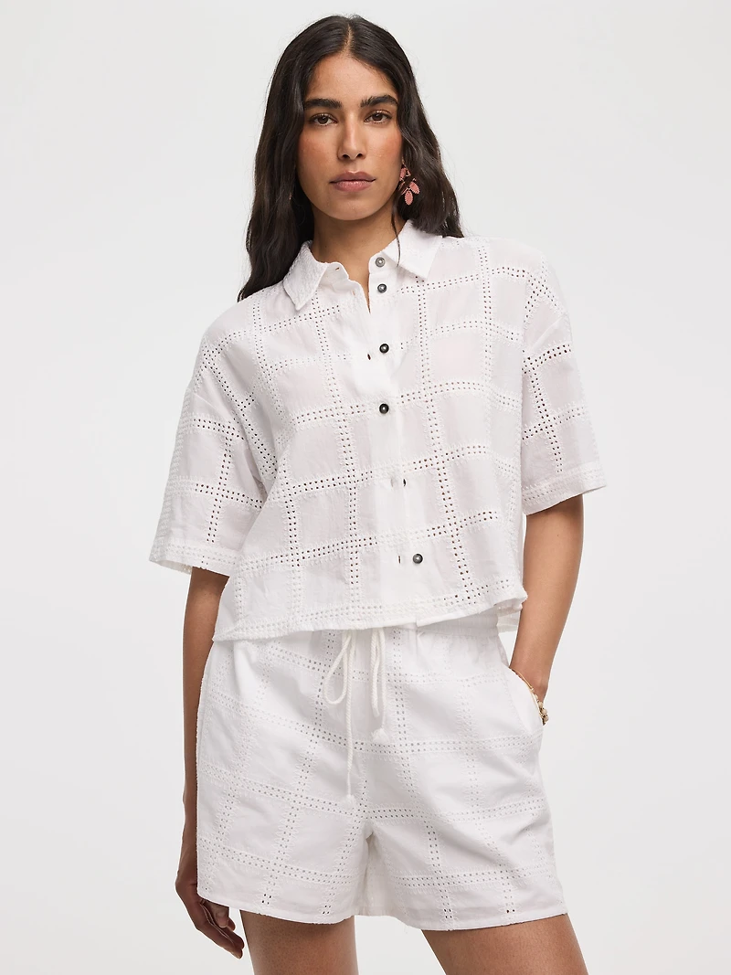 Chemise à manches courtes avec broderies
