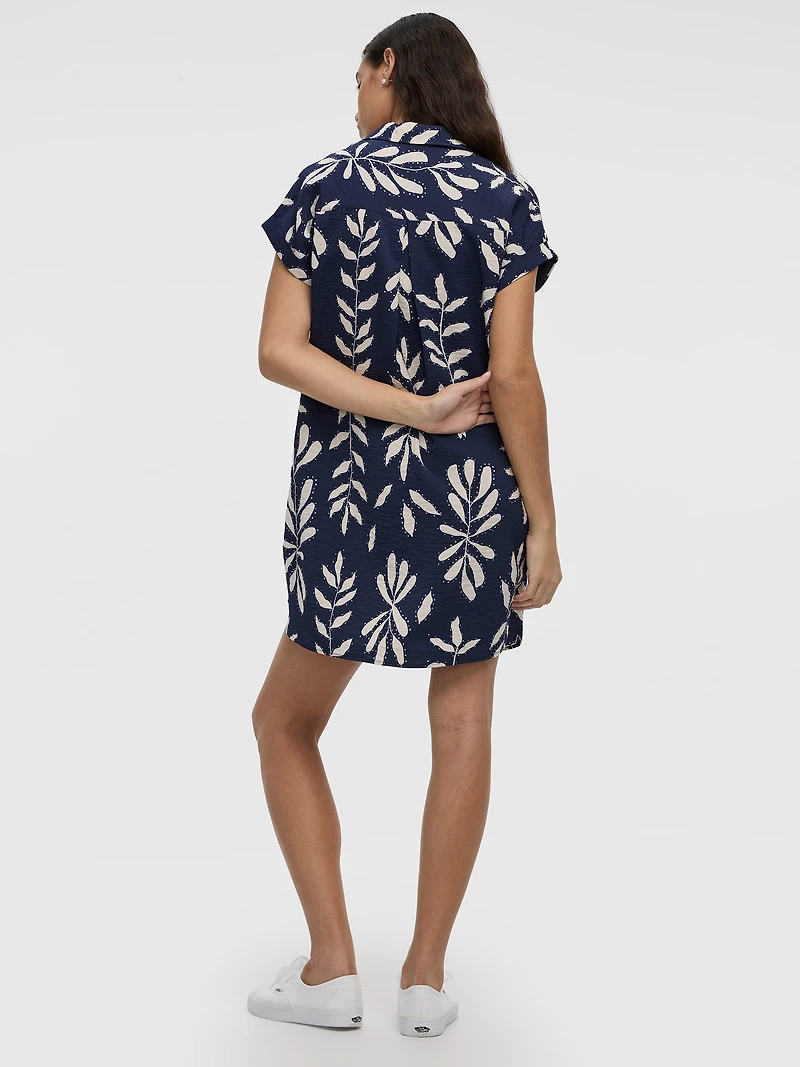 Robe droite à manches courtes