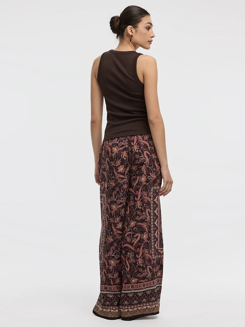 Camisole côtelée à col dégagé