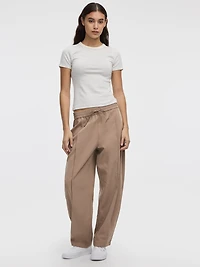 Pantalon à jambe ballon plis nervurés