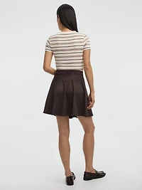 Mini-jupe coupe A en faux suède