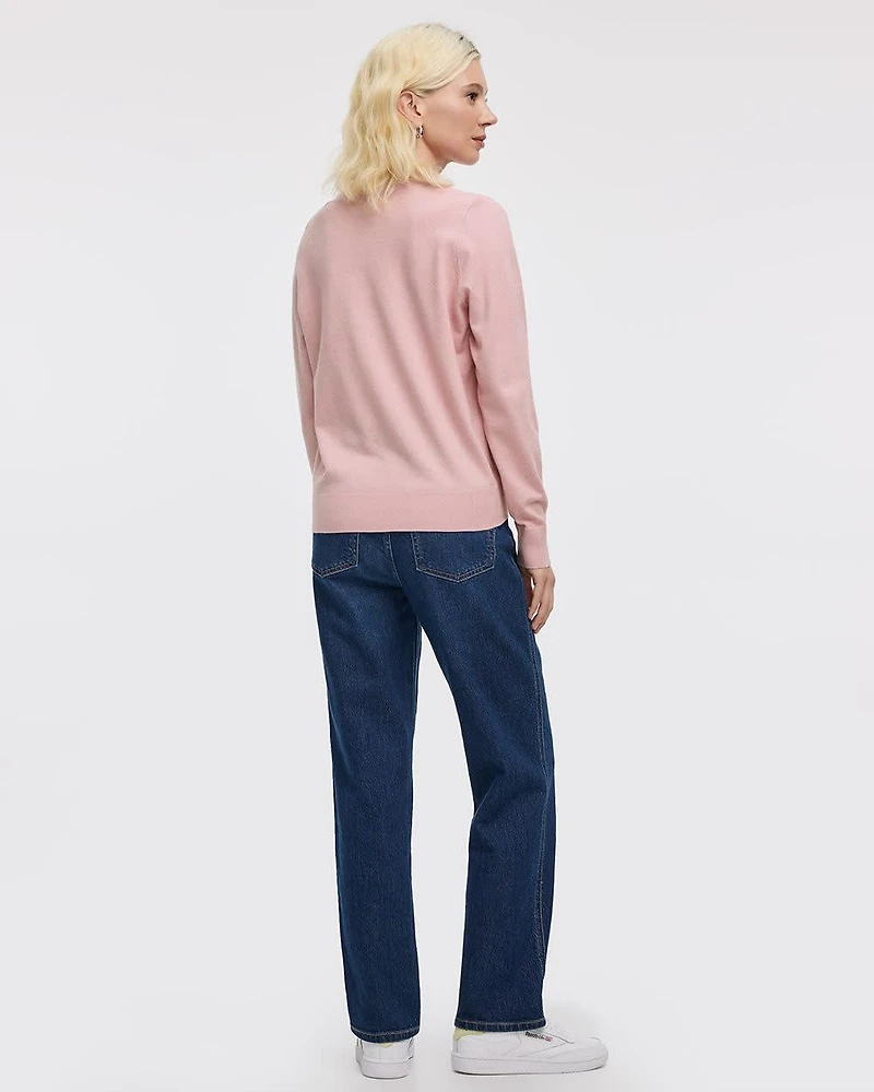 Long-Sleeve V-Neck Pullover - R Essentials
