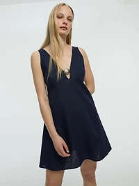 Robe mini sans manches à col V avec coquillage