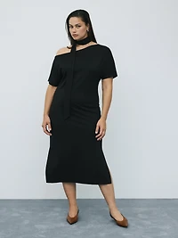 Robe midi à manches courtes épaule dénudée