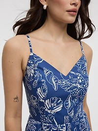 Robe midi cintrés et évasée sans manches