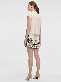 Extended-Sleeve Buttoned-Down Blouse