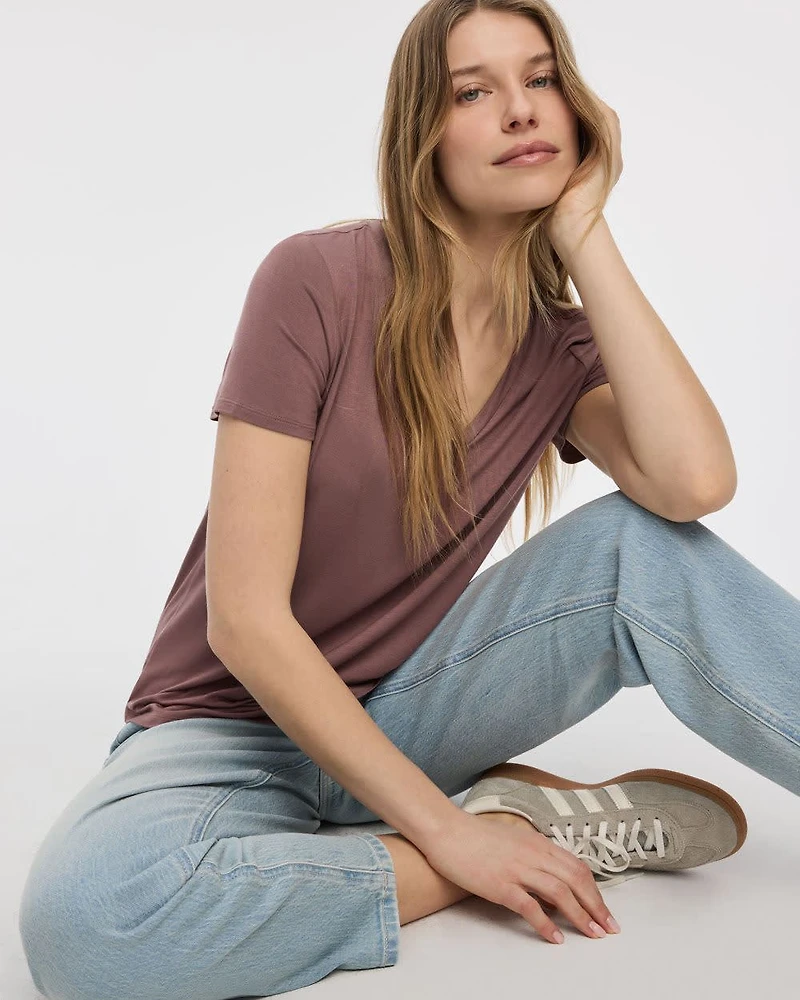 T-shirt à col V - R Essentiels