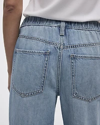 Jean à jambe large et taille mi-haute avec cordon de serrage