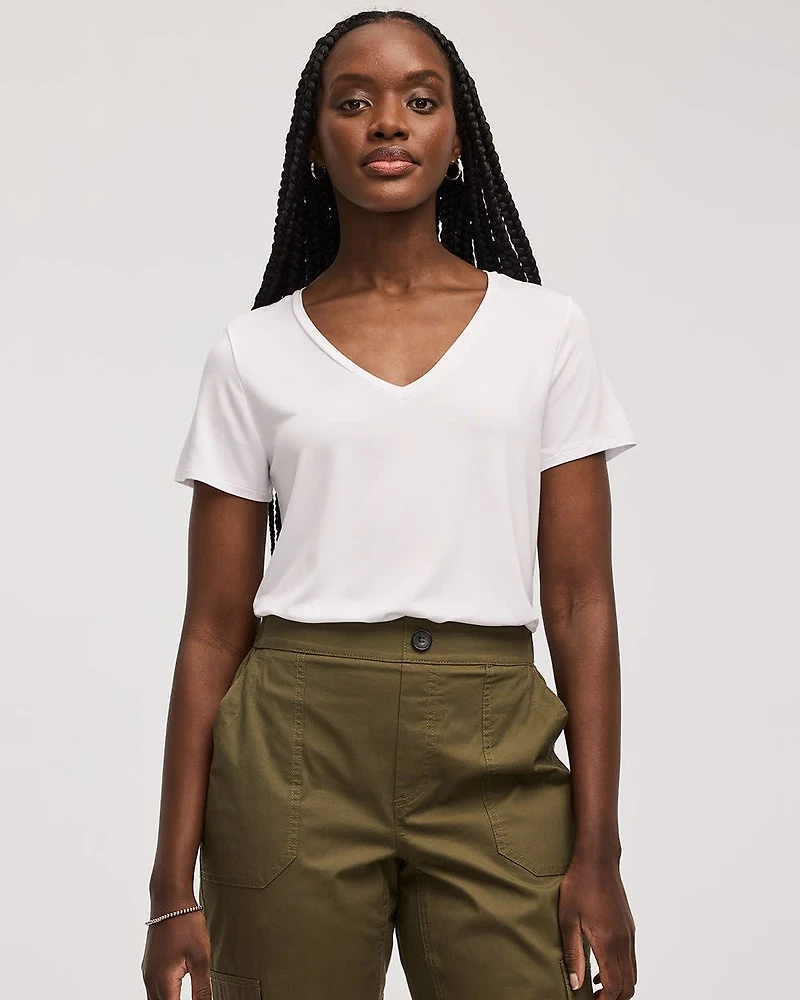 T-shirt à col V - R Essentials