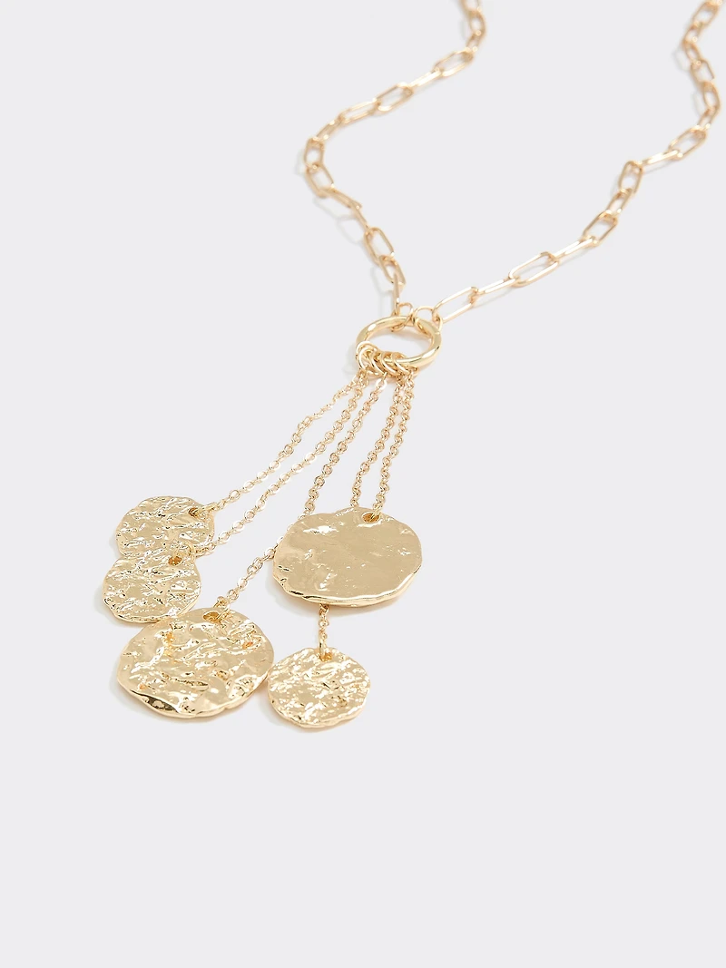 Collier long à mousqueton avec pièces de monnaie
