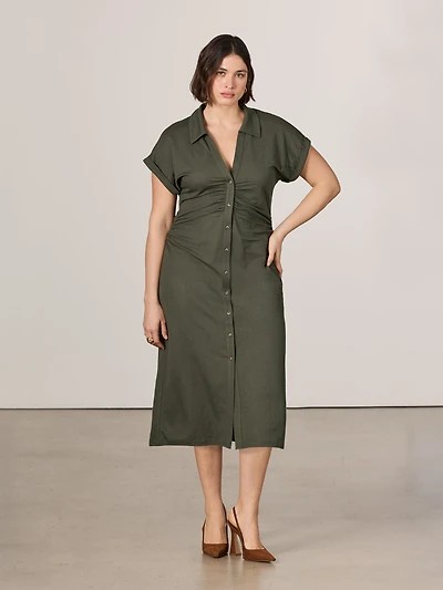 Robe moulante à boutonner manches courtes avec col chemisier