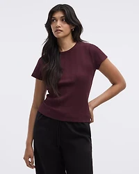 T-shirt ajusté et côtelé à col rond