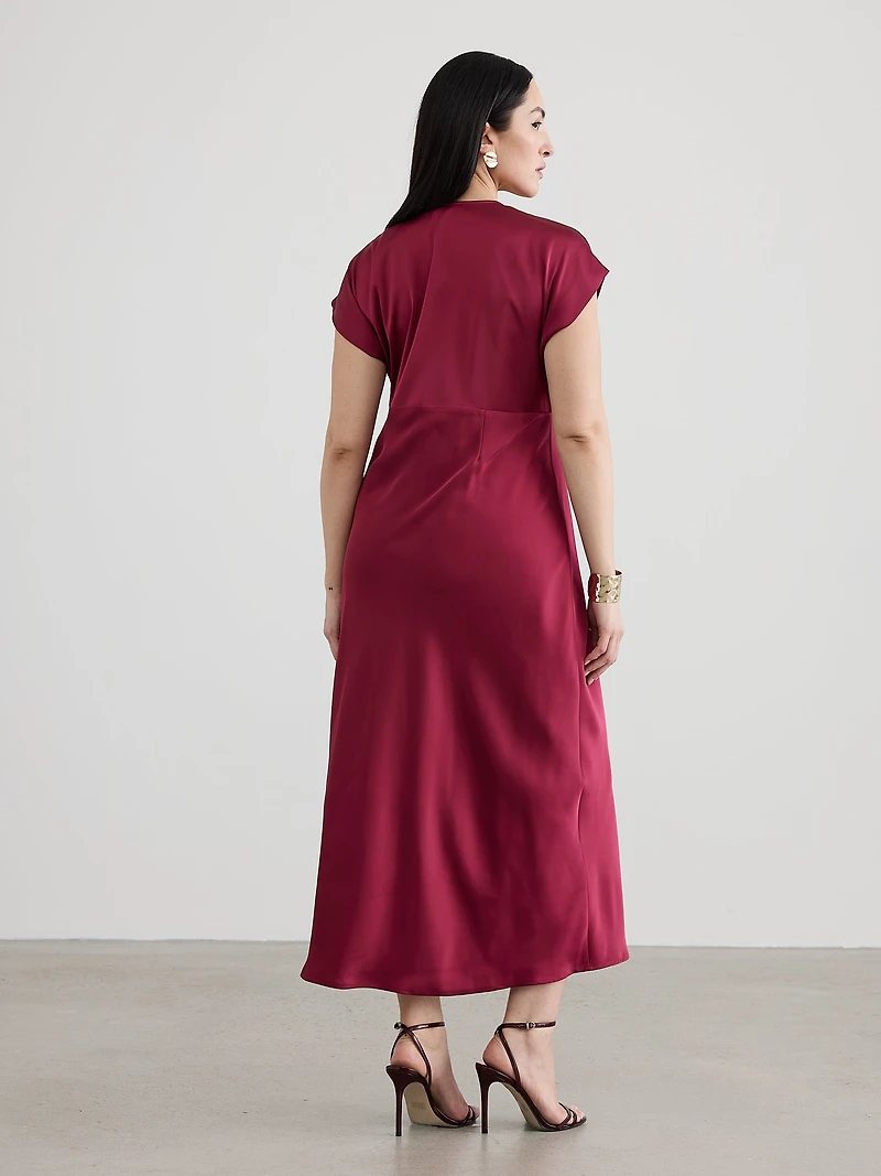 Robe maxi à taille empire et col V