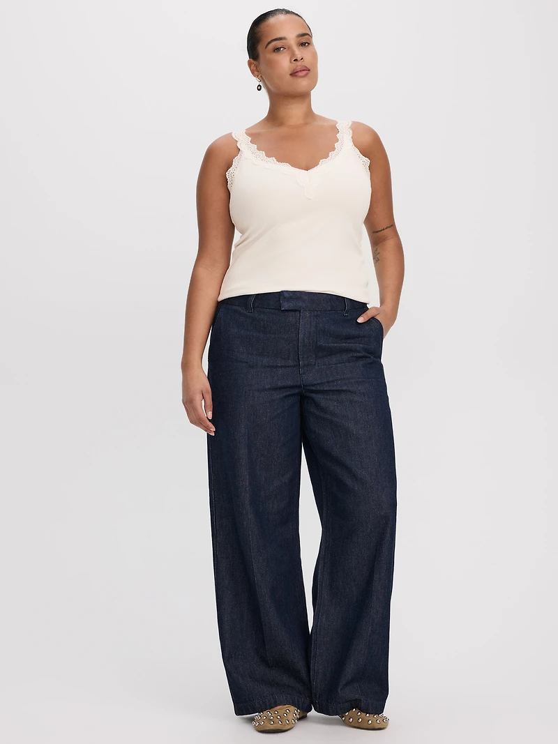 Camisole à col V avec dentelle