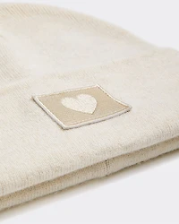 Tuque à revers avec écusson brodé