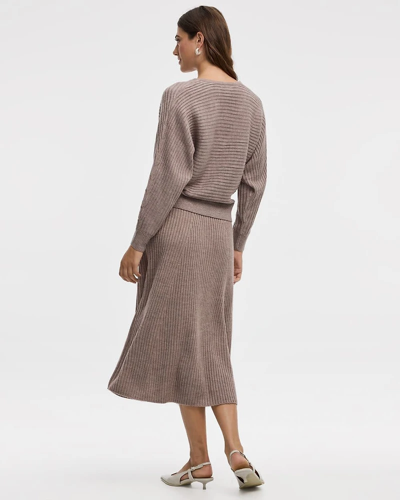 Pull côtelé à manches longues dolman et col V