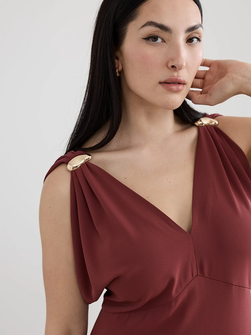 Robe midi ajustée sans manches à col V