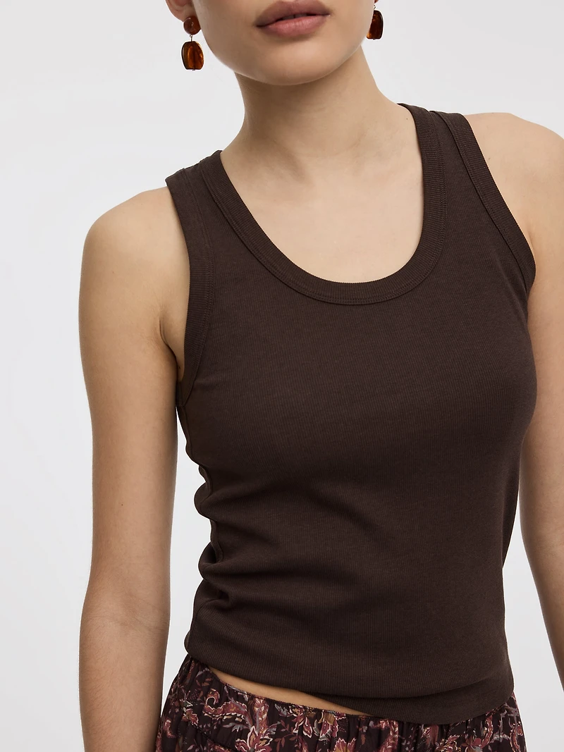 Camisole côtelée à col dégagé