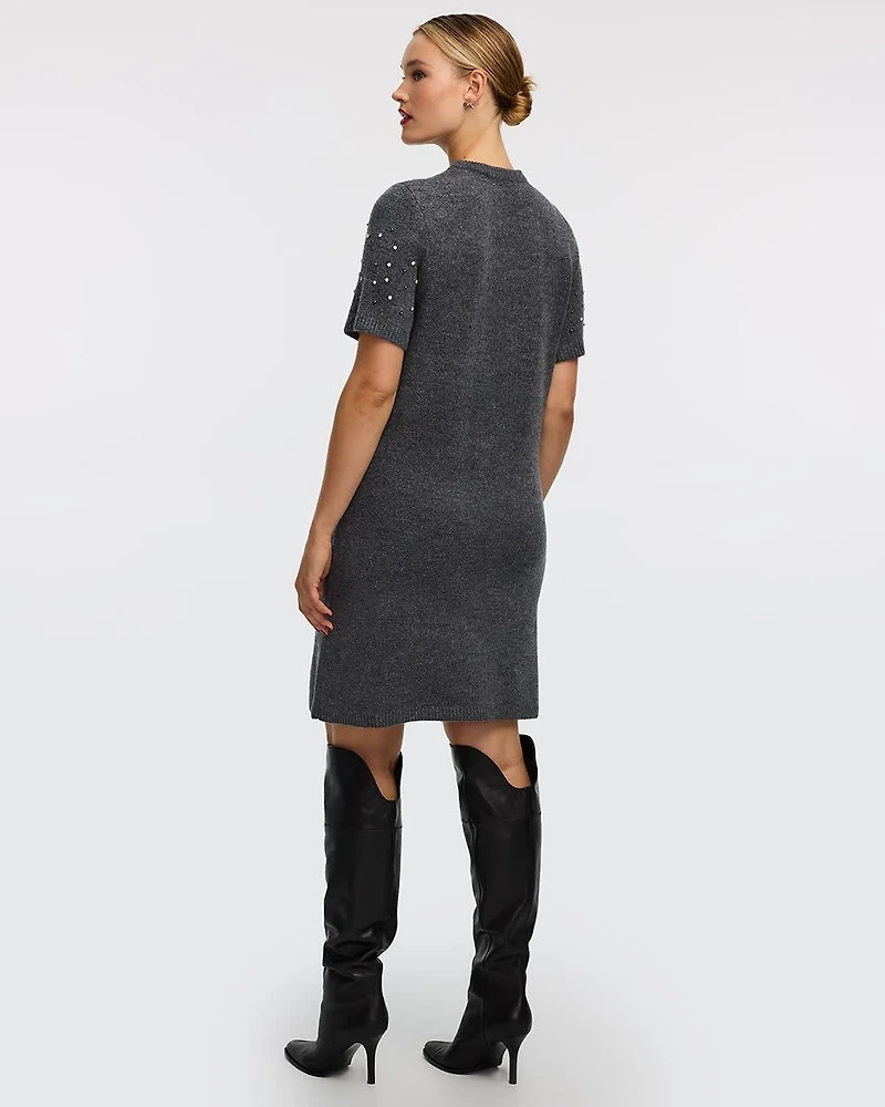 Robe courte en tricot à manches courtes avec strass