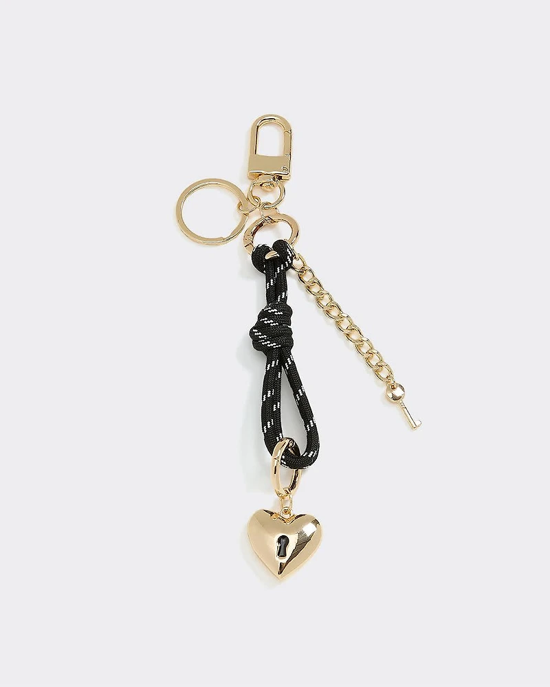 Breloque pour sac avec coeur et clé