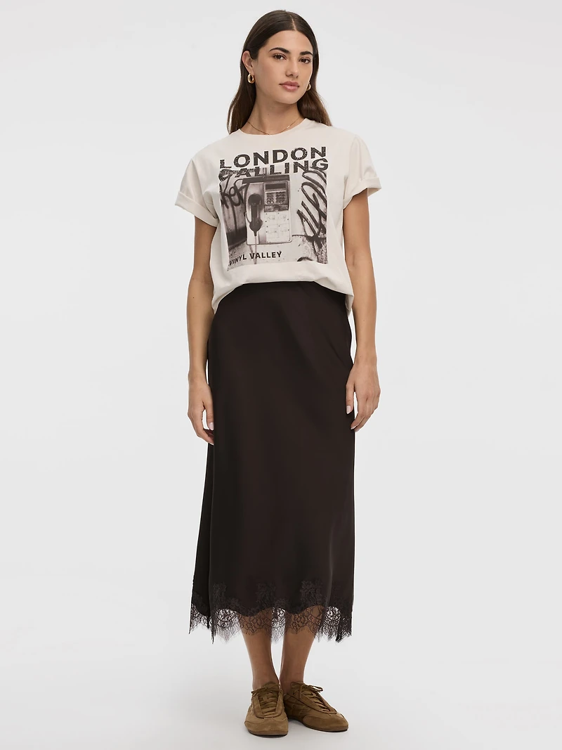 Jupe midi coupe A en satin et dentelle