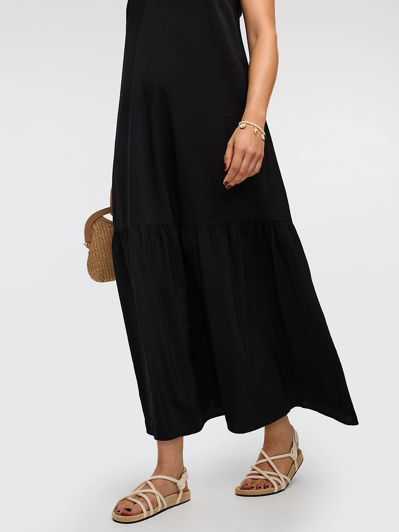 Sleeveless Maxi Dress with Contrast Straps