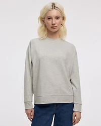 Long-Sleeve Crew-Neck Sweatshirt - R Essentials