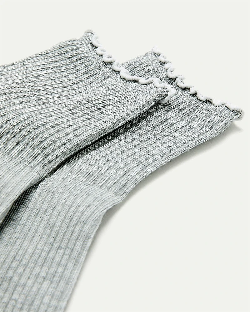Cotton Anklet Socks with Ruffled Hems