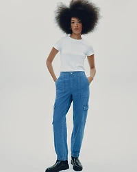 Pantalon jogger en denim avec poches cargo