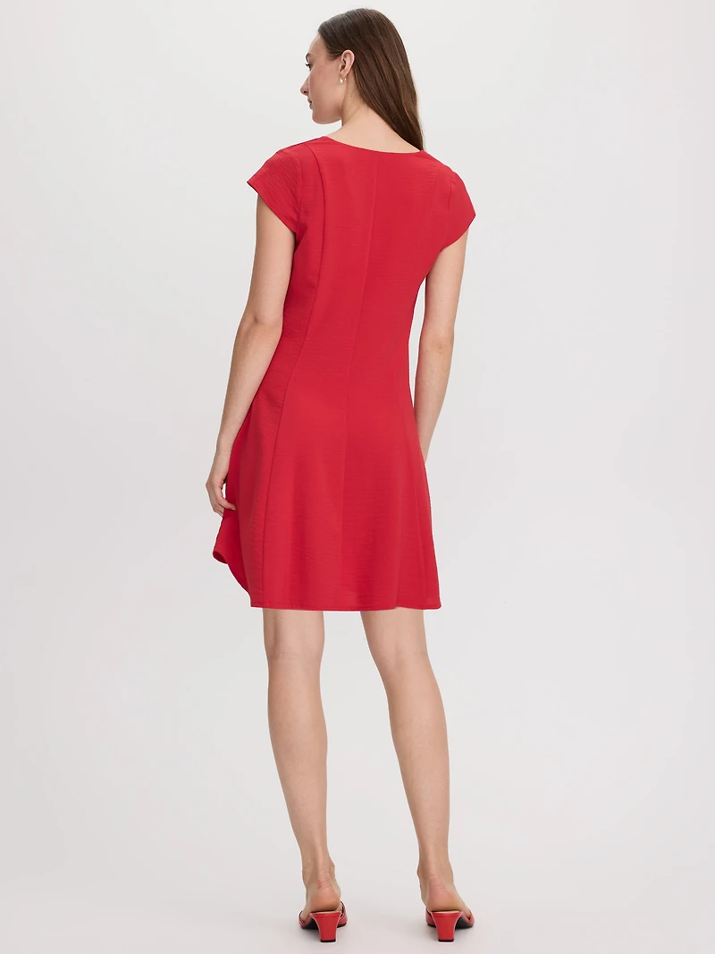 Robe courte à col V