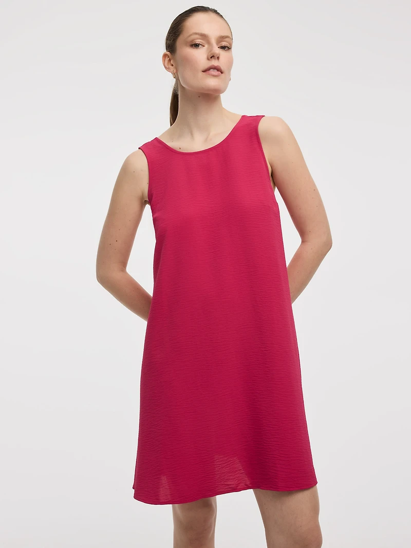 Robe courte évasée sans manches