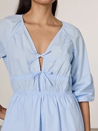 Robe courte à col V