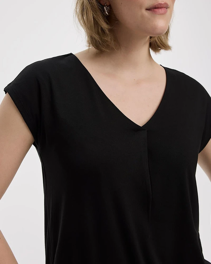 Extended-Sleeve V-Neck Tunic