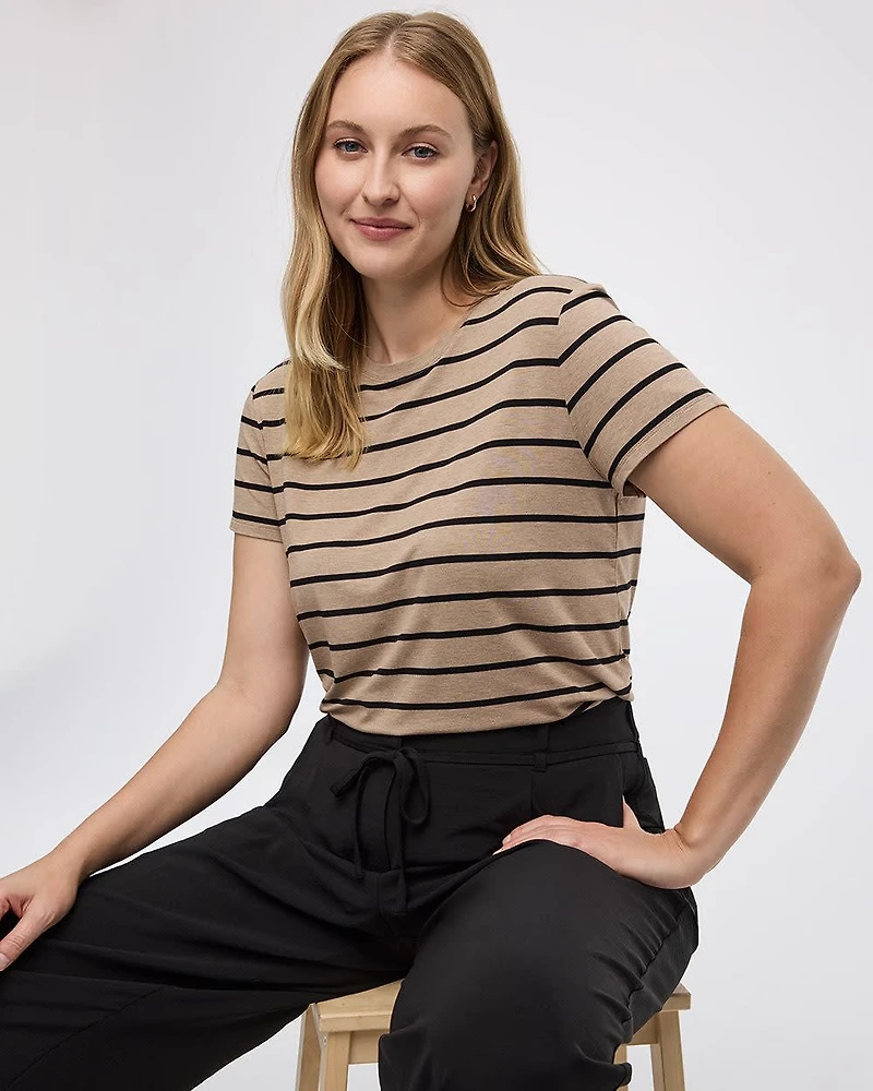 Short-Sleeve Crew-Neck Tee - R Essentials