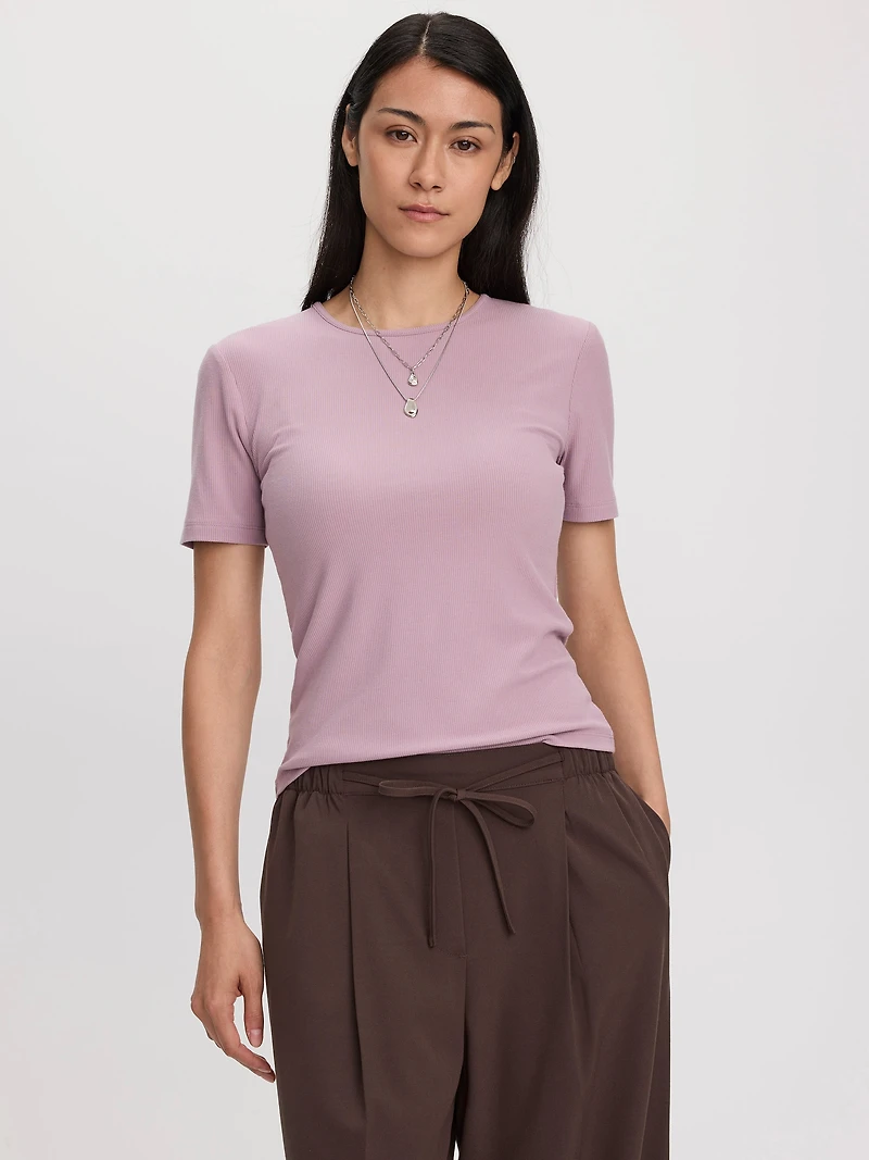 Long-Sleeve Crew-Neck Ribbed T-Shirt - R Essentials