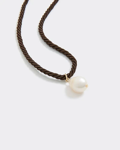 Short Cord Necklace with Pearl