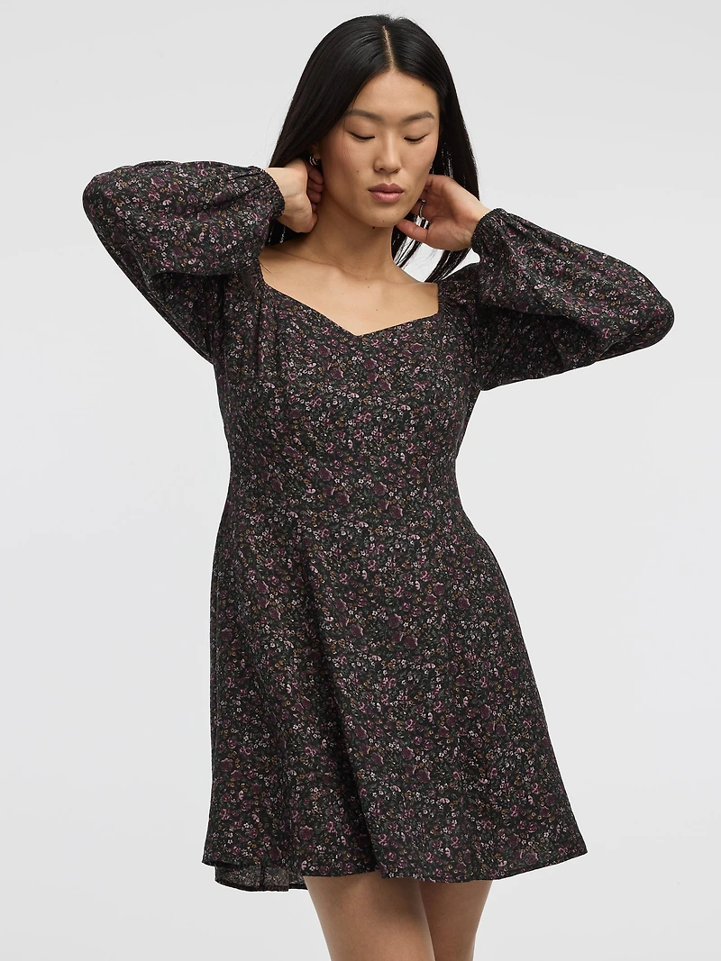 Long-Puffy-Sleeve Bustier Dress with Sweetheart Neckline