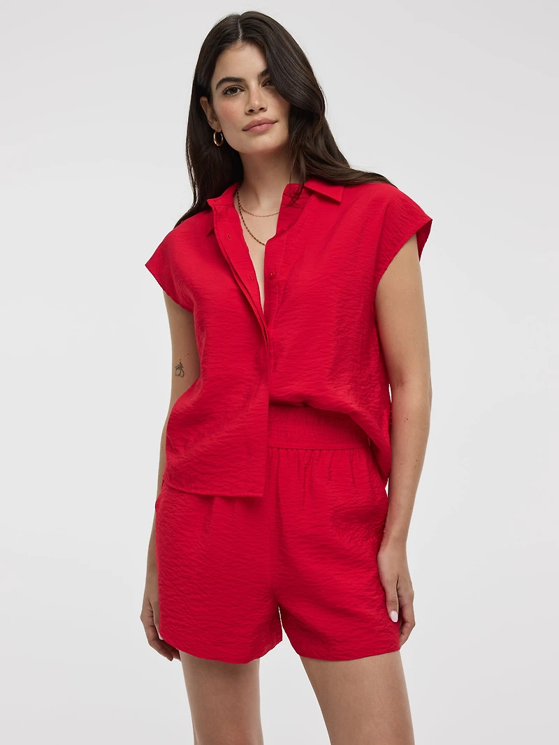 Extended-Sleeve Buttoned-Down Blouse