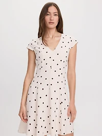 Robe courte à col V