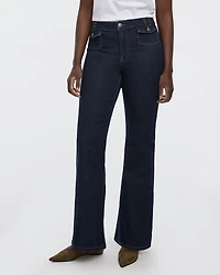 Jean à jambe évasée et taille mi-haute avec poches rabat