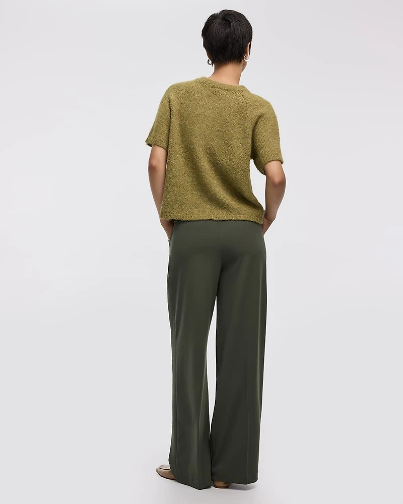 Pull ample à manches aux coudes et col rond