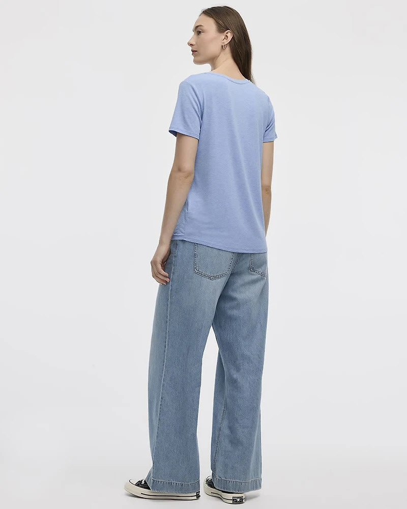 Short-Sleeve V-Neck Tee - R Essentials