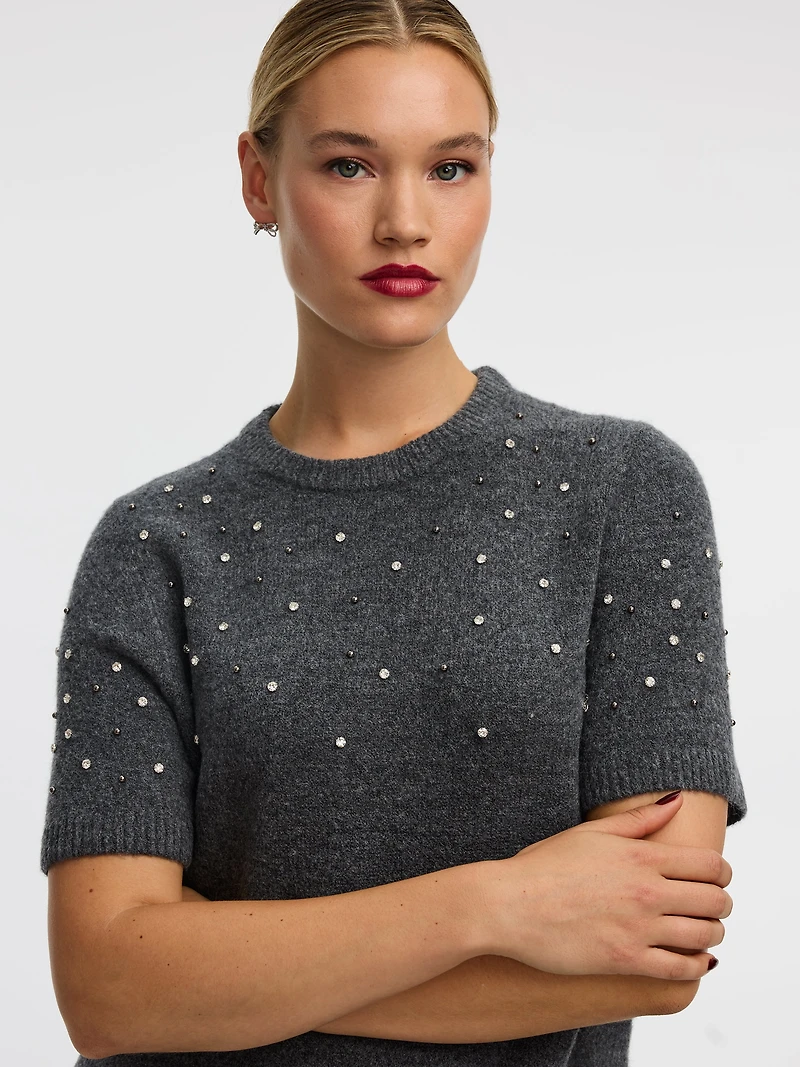 Robe courte en tricot à manches courtes avec strass