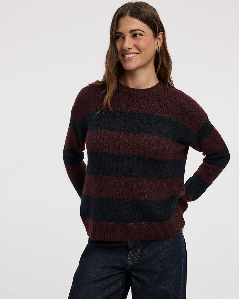 Pull en tricot duveteux à manches longues et col rond