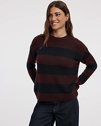 Pull en tricot duveteux à manches longues et col rond