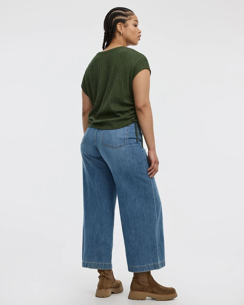 Haut à manches très courtes avec fronces latérales