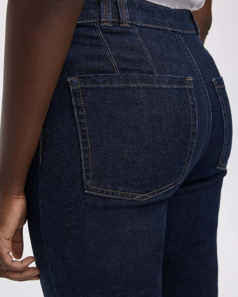 Jean à jambe évasée et taille mi-haute avec poches rabat