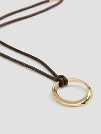 Collier en corde avec pendentif