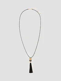 Collier long avec pendentif à franges
